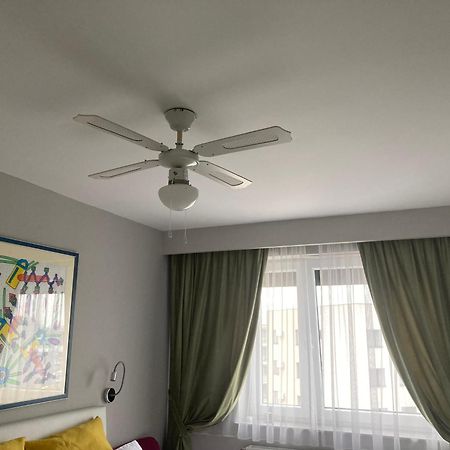 Apartamentul Max, Practic Si Confortabil Орадя Екстер'єр фото
