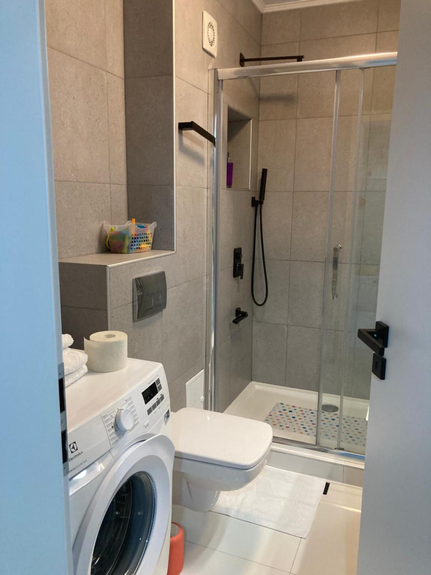 Apartamentul Max, Practic Si Confortabil Орадя Екстер'єр фото